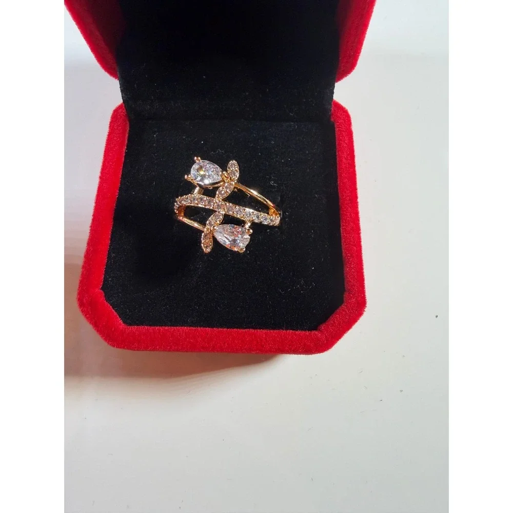 Gold Tone Bypass Ring Clear Pear Cut Crystal Pavé Accent Leaf Design Size 6.75
